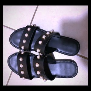 Black and pearl Sandals